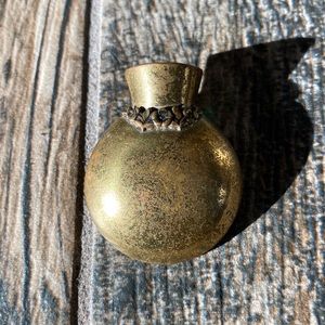 VINTAGE Tussie Mussie vase brooch 🌼